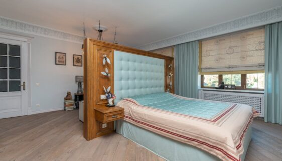 découvrez notre sélection de têtes de lit rembourrées alliant confort et élégance pour une chambre à coucher chaleureuse et design.