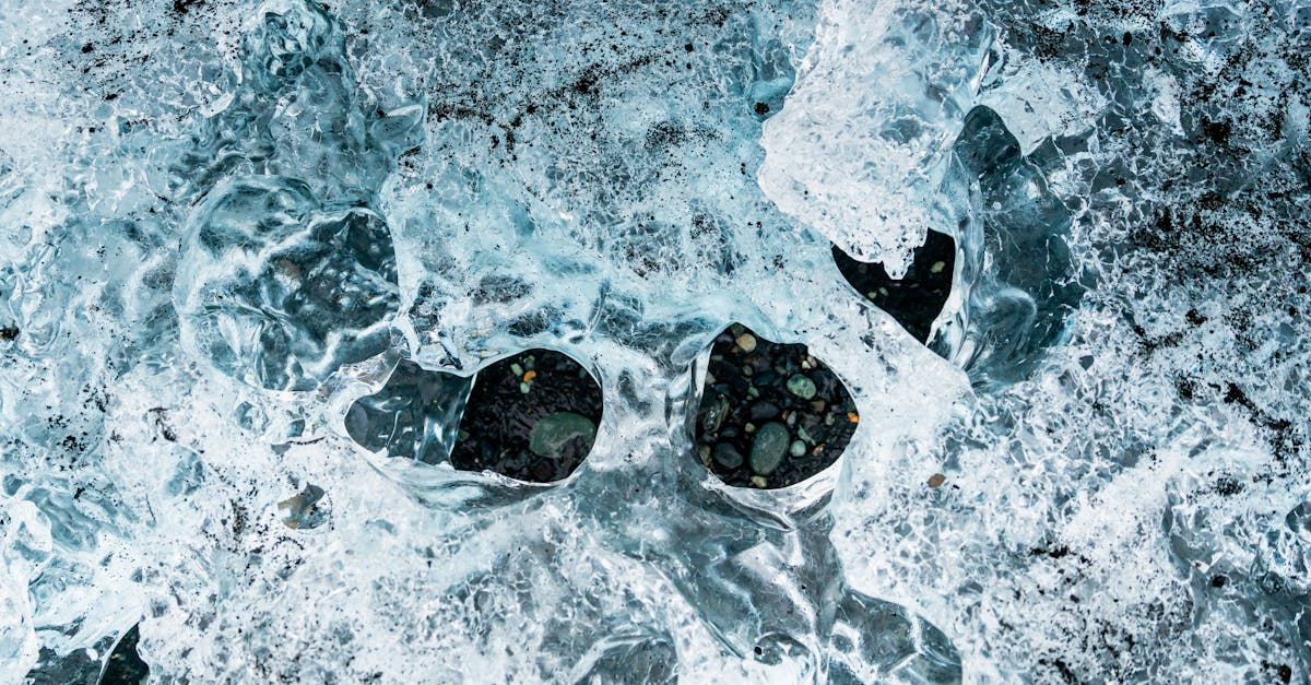 découvrez notre armoire sous les combles, une solution pratique et élégante pour optimiser l'espace de rangement dans les zones à faible hauteur.