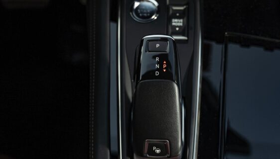 système de freinage automatique innovant pour une sécurité accrue et une conduite plus fiable.