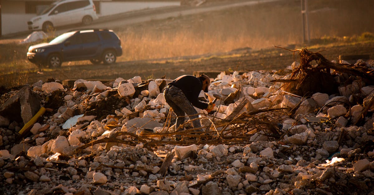 outils efficaces pour le nettoyage des débris de construction, facilitant un chantier propre et sécurisé.