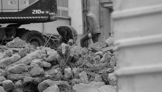 service professionnel d'élimination des déchets de construction, rapide et efficace pour un chantier propre et sécurisé.