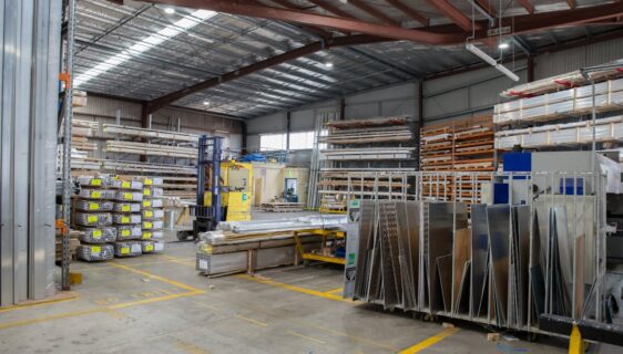 découvrez nos solutions de tôlerie industrielle de haute qualité, adaptées à tous vos besoins en fabrication métal pour des performances optimales.