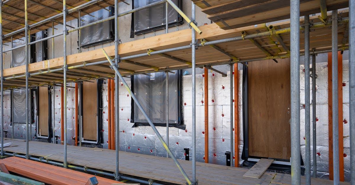 découvrez notre treuil d'échafaudage fiable et performant pour faciliter le levage sécurisé de matériaux sur vos chantiers.