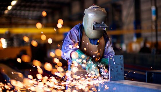 découvrez nos services de fabrication de tôlerie de haute qualité, alliant précision et expertise pour répondre à tous vos besoins industriels.
