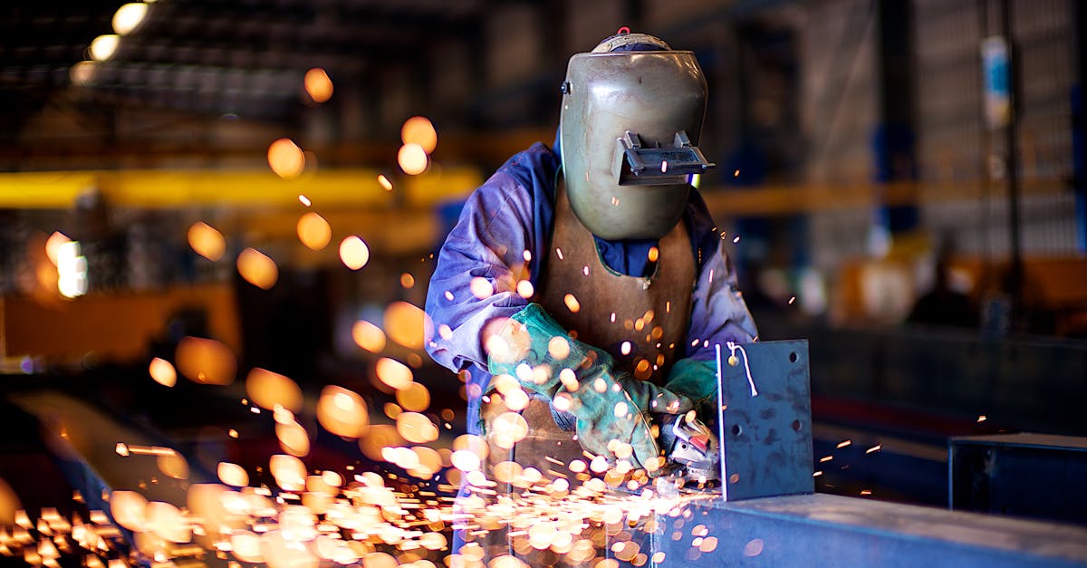 découvrez nos services de fabrication de tôlerie de haute qualité, alliant précision et expertise pour répondre à tous vos besoins industriels.