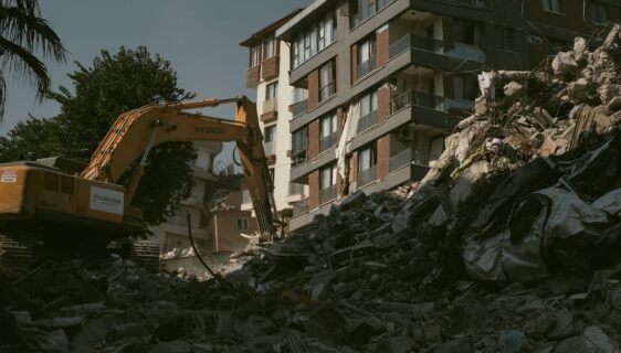 découvrez la clause de nettoyage du site, essentielle pour garantir la remise en état des lieux après travaux ou projets, assurant sécurité et conformité environnementale.