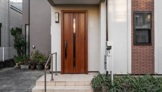 Porte d'entrée ---